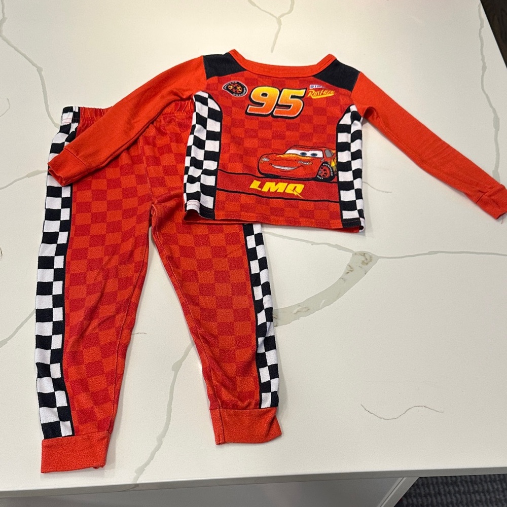 Disney Pixar cars lightning McQueen pajamas long sleeve pants 5T ❤️🏁
